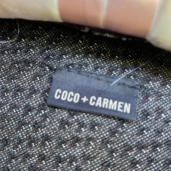 Coco + Carmen faux fur cape - Picture 5 of 5